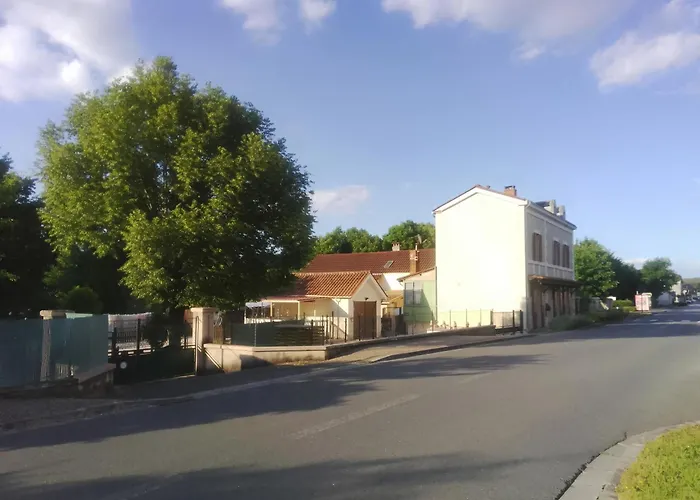 Danyano Casa de Férias Saint-Pierre-de-Chignac